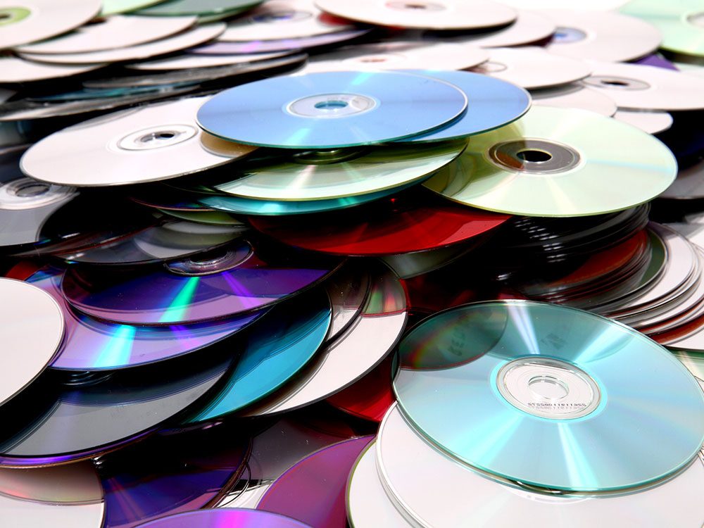 20 Things to do with CDs and DVDs * Moms and Crafters