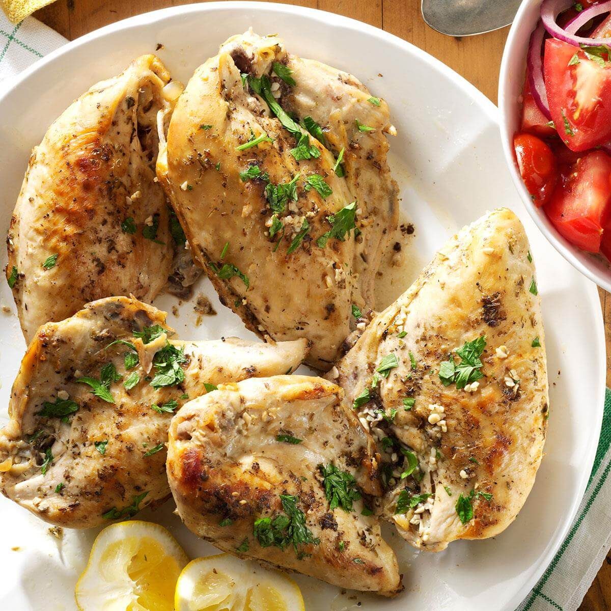 7 Mistakes Everyone Makes When Cooking Chicken | Reader's Digest Canada