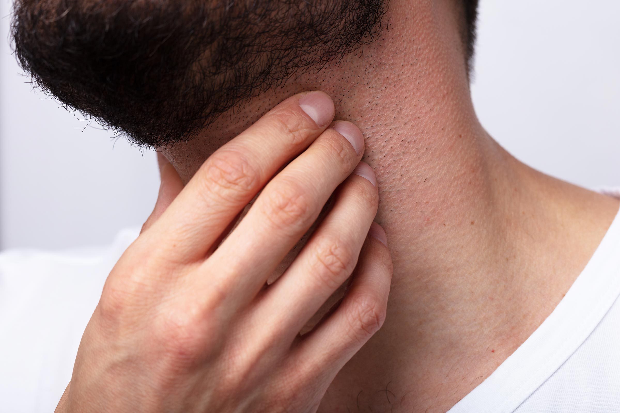 6 Early Throat Cancer Symptoms You Might Ignore | Reader's Digest