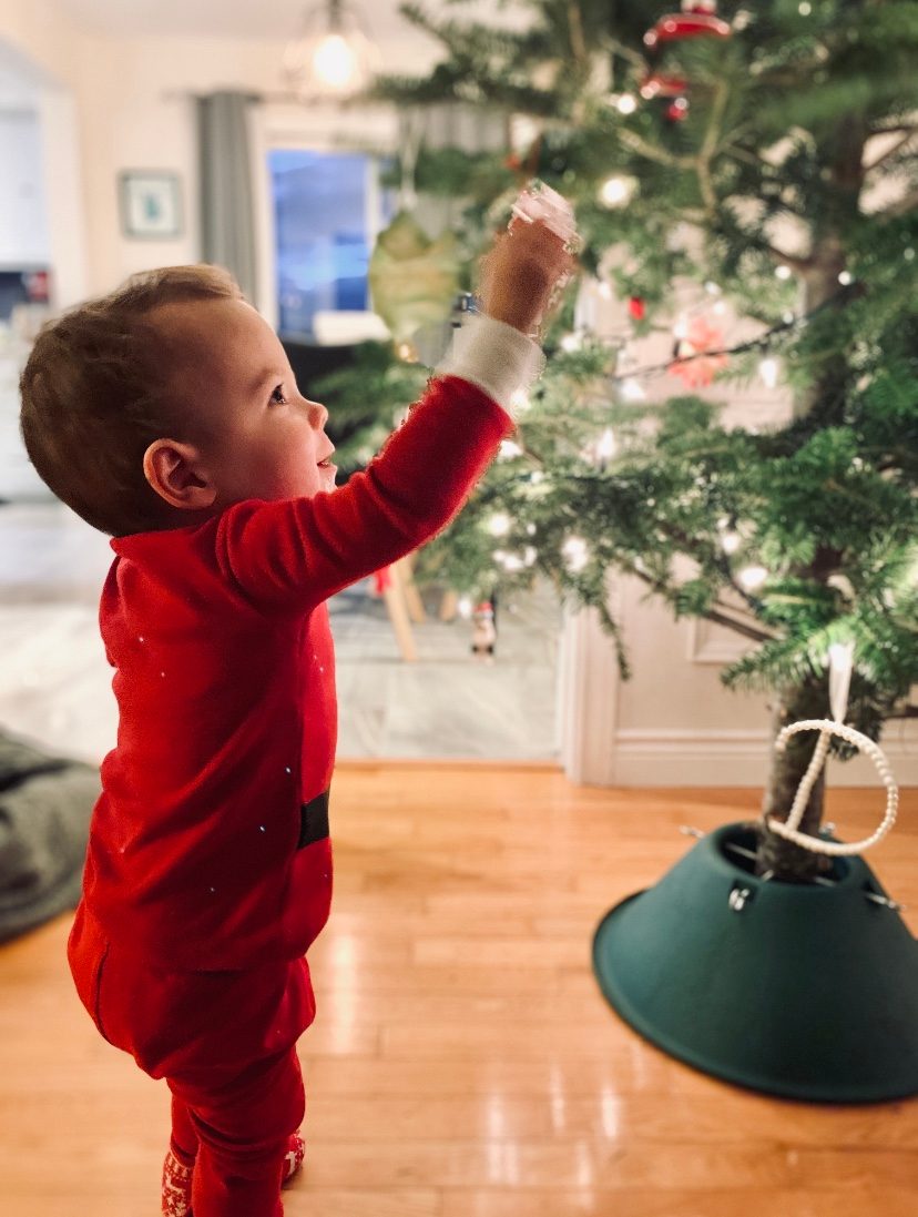 These Photos of Canadian Christmas Traditions Will Warm Your Heart