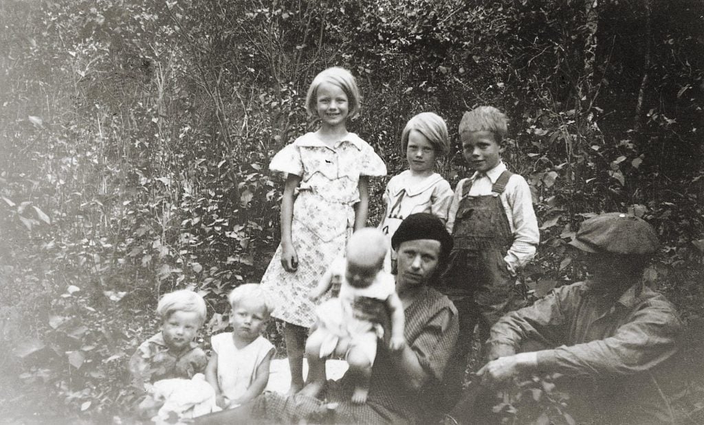 20-vintage-photos-of-what-family-time-looked-like-100-years-ago