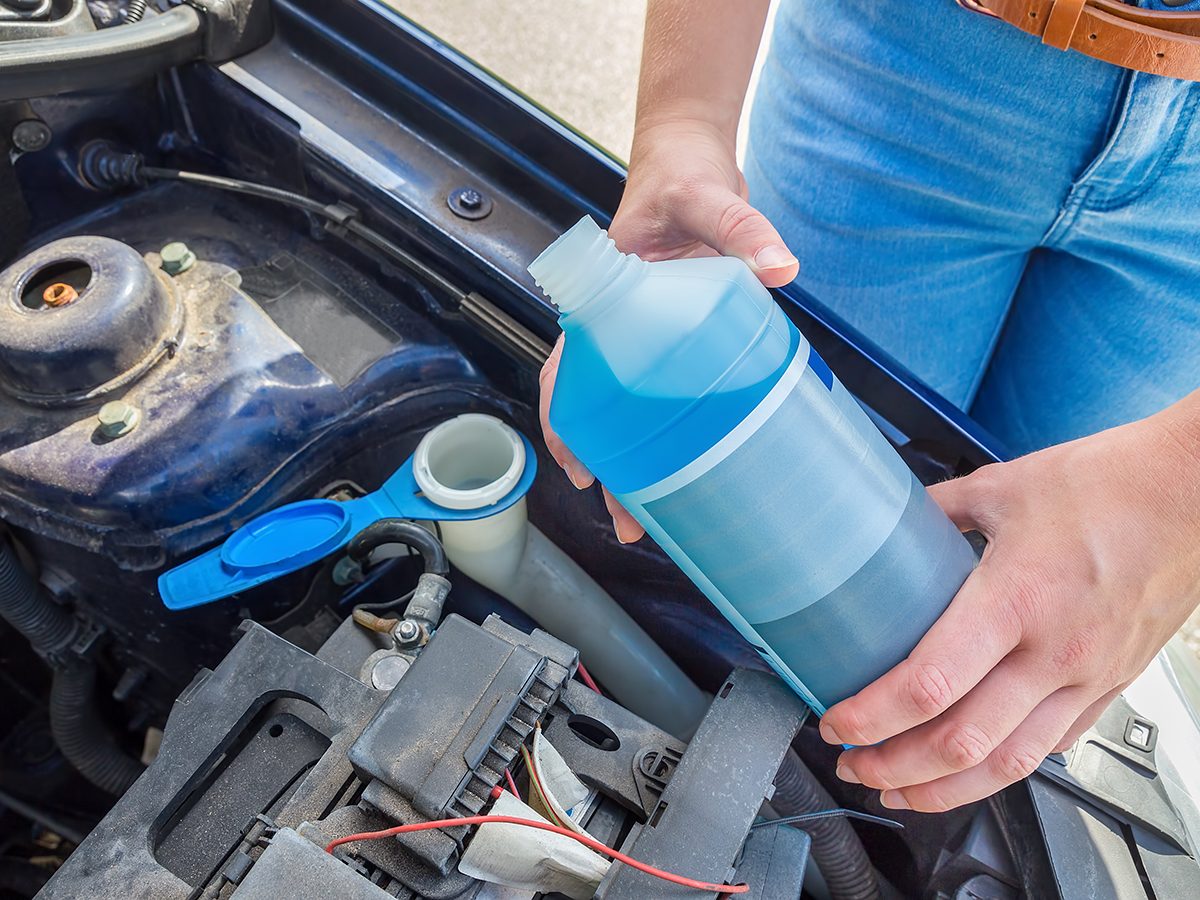 How to Check Your Windshield Wiper Fluid Reader's Digest Canada