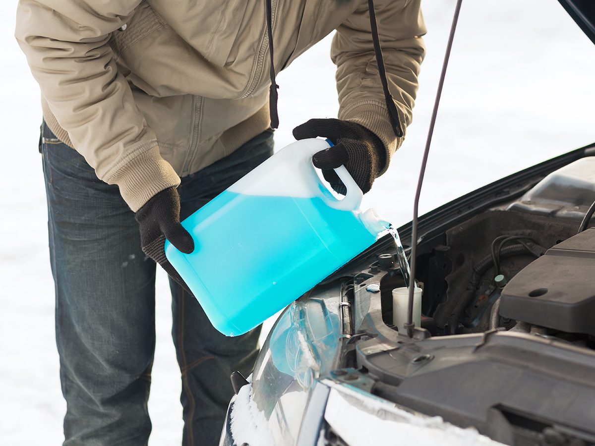 How to Check Your Windshield Wiper Fluid Reader's Digest Canada