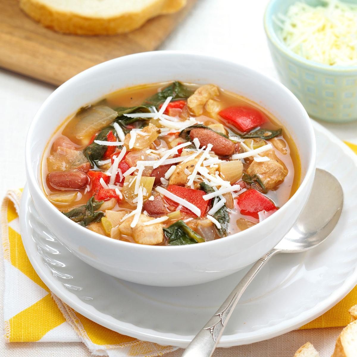 Herbed Chicken and Spinach Soup | Reader's Digest Canada