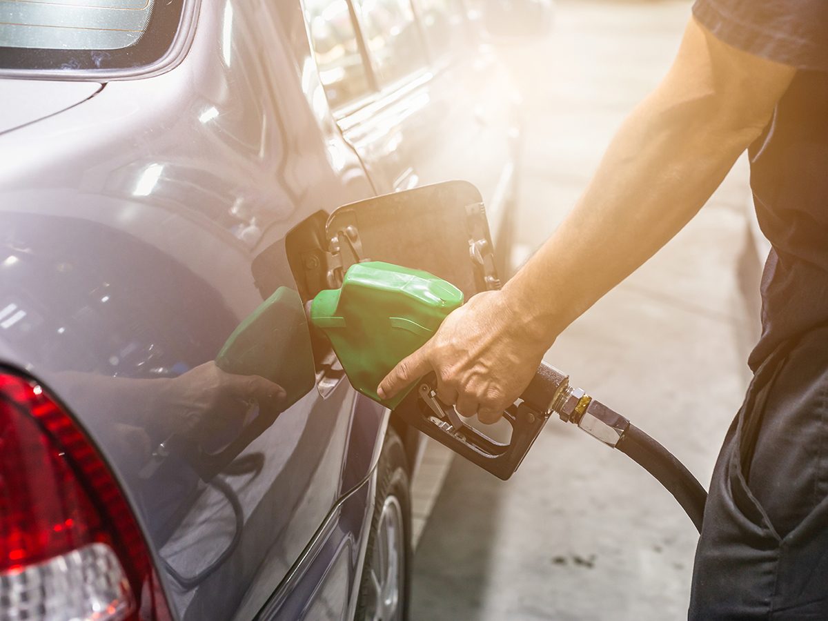 How To Find The Cheapest Gas In Your Area | Reader's Digest Canada