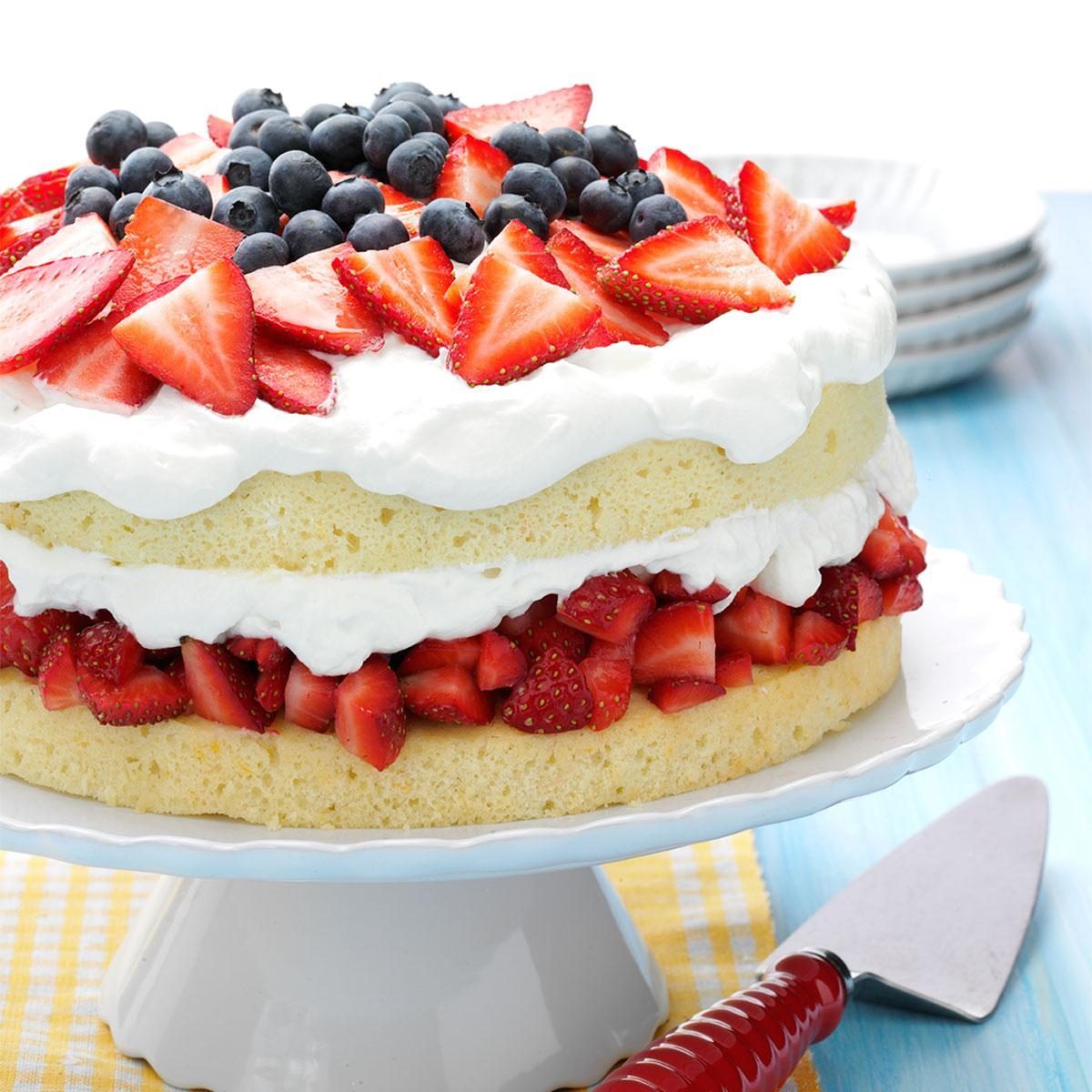 Layered Strawberry Cream Cake | Reader's Digest Canada