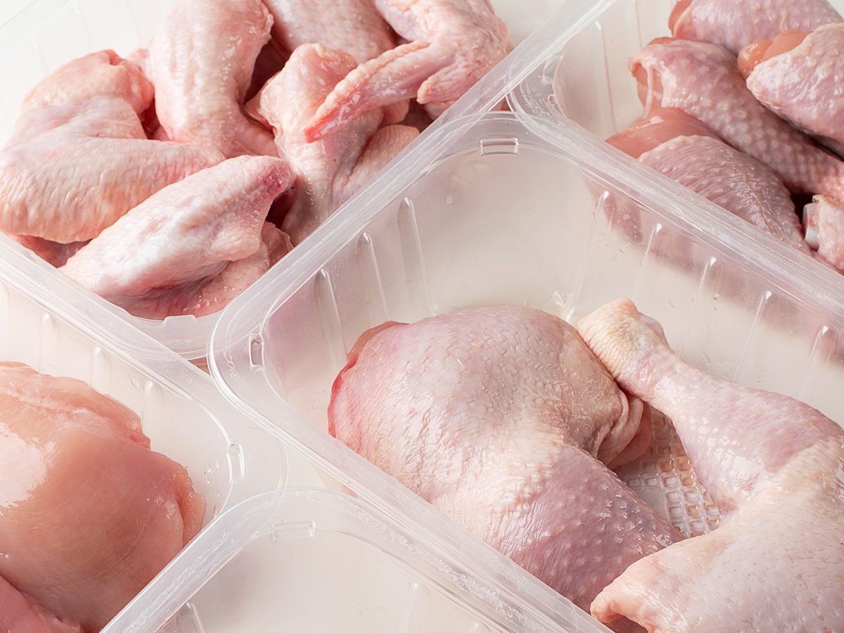 how-to-defrost-frozen-chicken-3-ways-reader-s-digest-canada