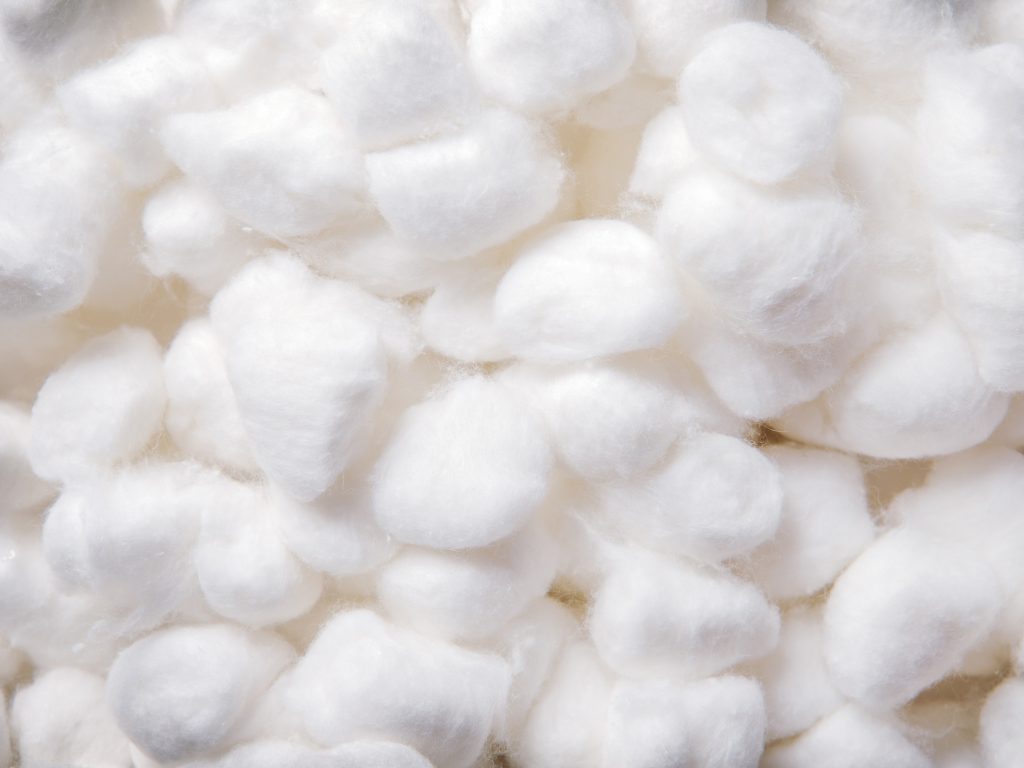 5-new-uses-for-cotton-balls