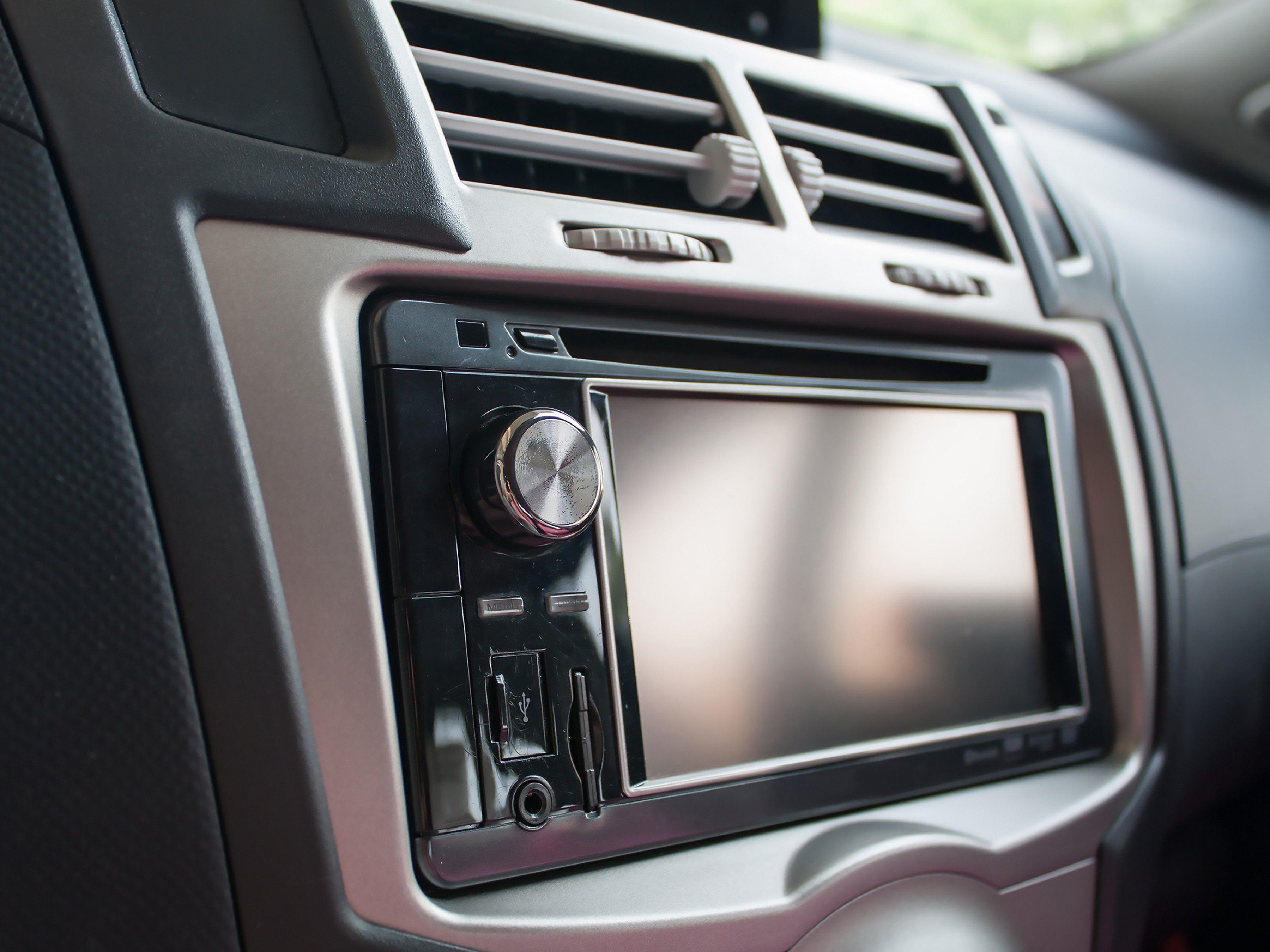 5 Options For Upgrading Your Car Stereo