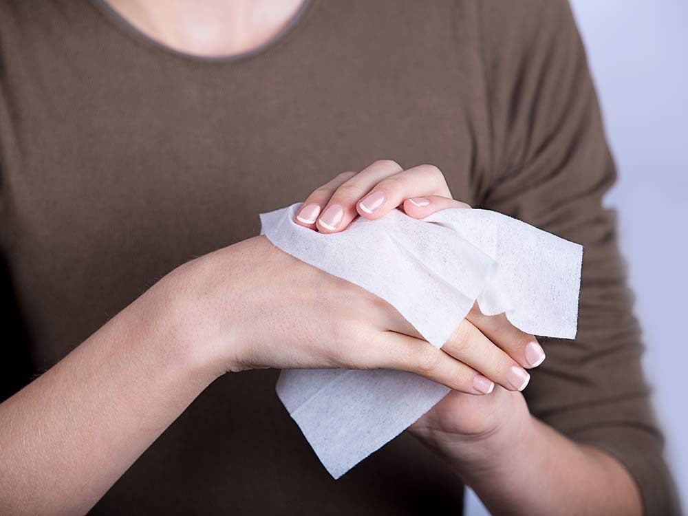 12 Extraordinary Uses for Baby Wipes You Need to Try