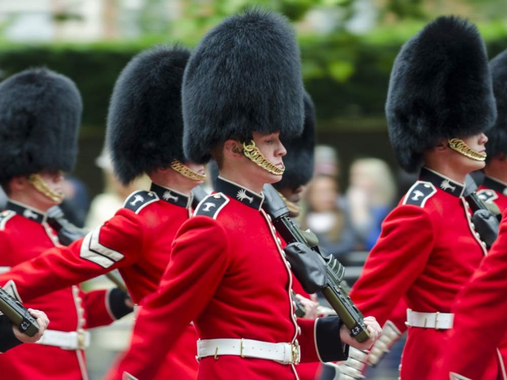 Fascinating Facts About The Queens Guard Readers Digest - 