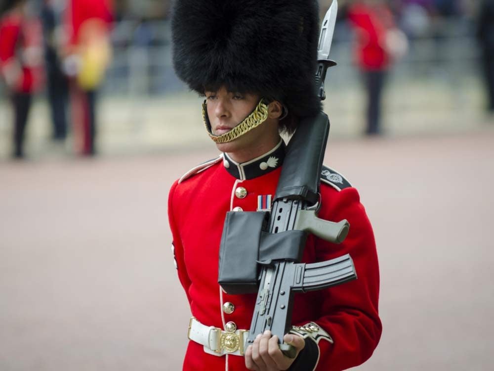 Fascinating Facts About The Queens Guard Readers Digest - 