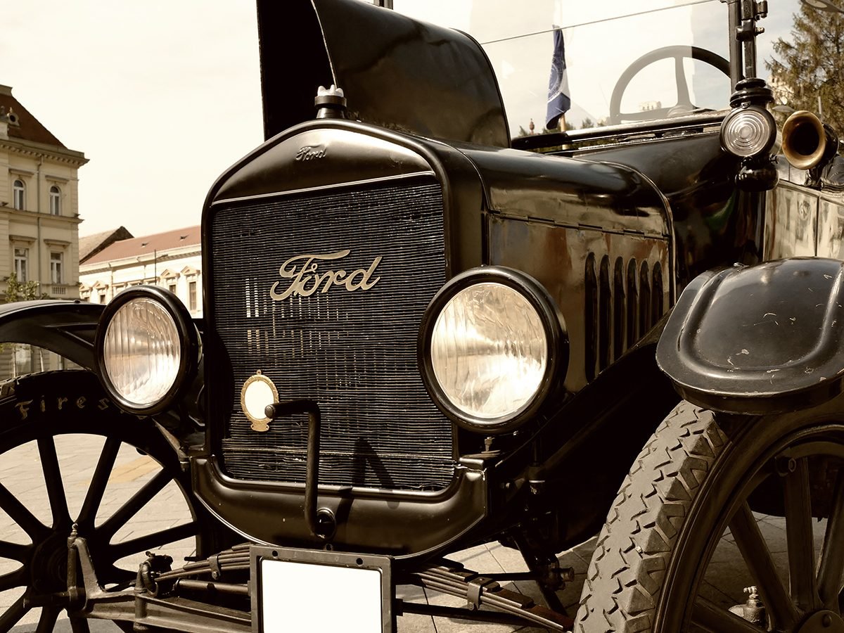 6 Great Online Sources for Classic Car Parts | Reader's Digest